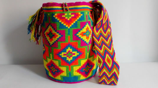 Fascinar Violeta Sabroso Mochilas y Bolsos Wayuu Originales en Bogotá Colombia bags Colombianas